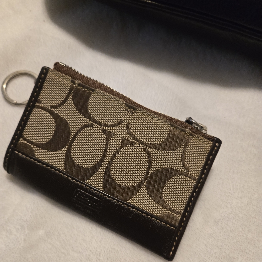 Coach Brown Signature Shoulder Bag With Leather Trim And Matching Card Holder - Picture 3 of 14